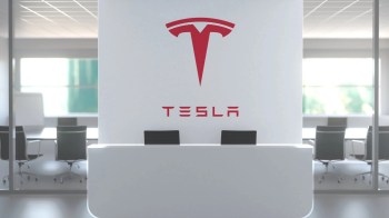 A class-action lawsuit filed in Florida claims that electronically actuated door handles on 2014-16 Tesla Model S cars "routinely fail" after a few years of normal use.