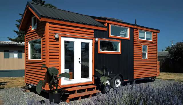 The YouTube channel Tiny House Expedition recently published a video showing a tiny house dweller's stunning space and how she uses her experience with tiny living to help others find the house that fits just right.