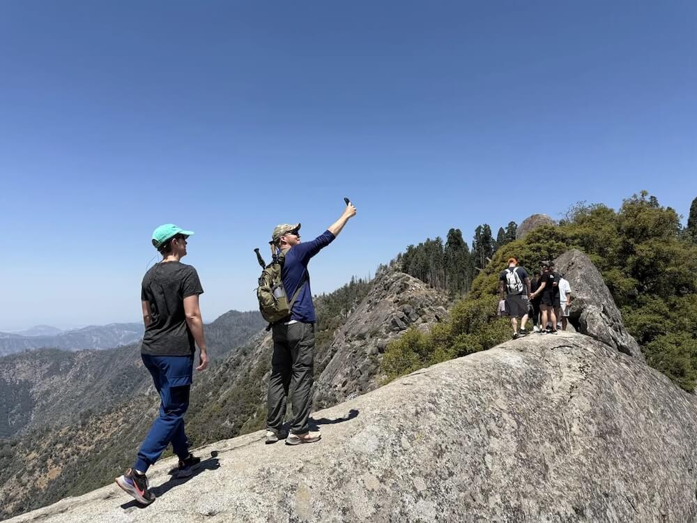 One Redditor snapped a picture of an obnoxious park visitor standing on a deadly trail at Moro Rock in Sequoia National Park.