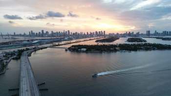 A study has found that microplastics in the ocean are deposited on land during typhoons.