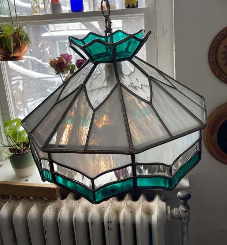 One Reddit user's story about going to a thrift store for sweatpants and discovering a beautiful stained glass lamp instead.