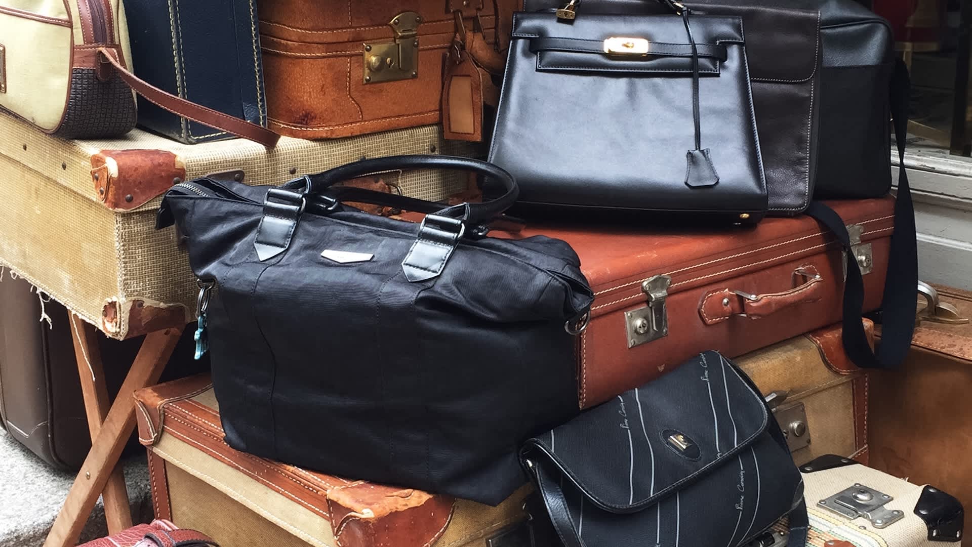 Small business owner stunned after learning details of $8 bag purchased at thrift store: 'I got out of there as quickly as possible'