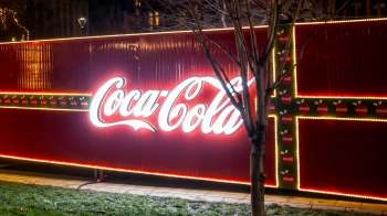 An Italian consumer rights organization is confronting Coca-Cola over allegedly incomplete Advent calendars.