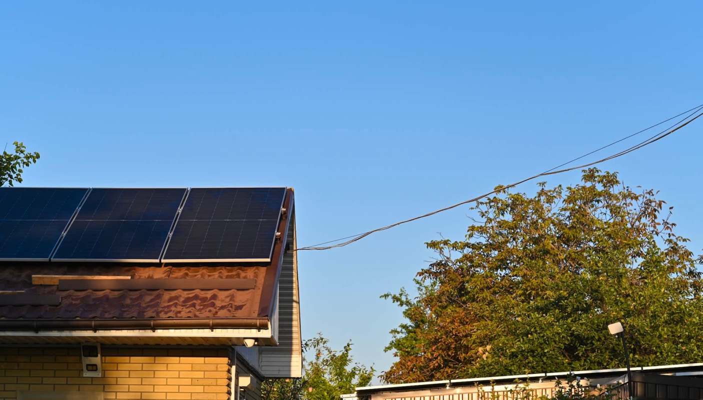 One Redditor shared their impressive DIY solar setup that they initially installed for emergencies and was still going strong after a year.