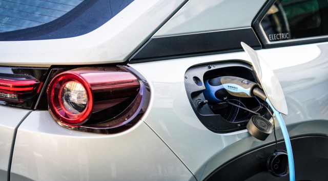 A Finnish company has developed a powerful smartphone-sized battery that is already being used in electric vehicles.