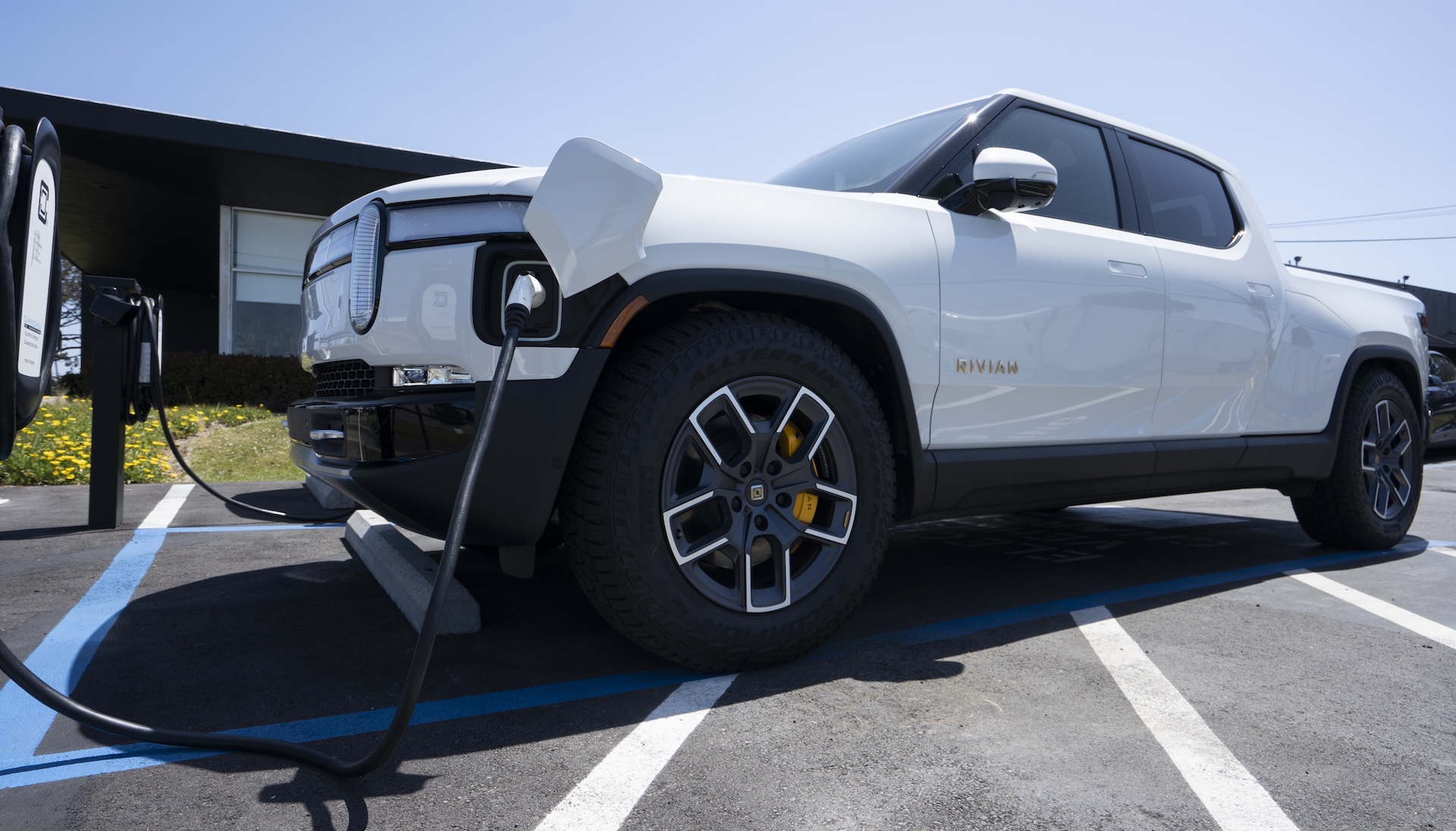Farmer shares honest thoughts after switching to electric truck: 'Putting it to work in a traditional role'