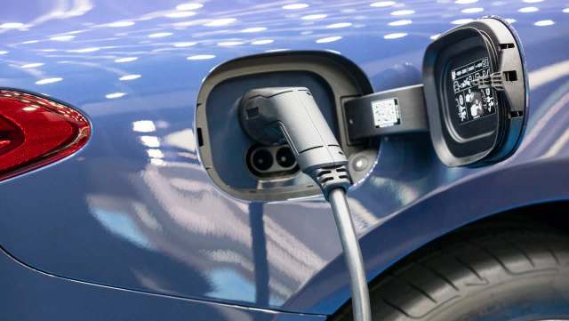 The technology behind Svolt's Fortress battery is designed to help plug-in hybrids charge in just 10 minutes — and EVs could be next.