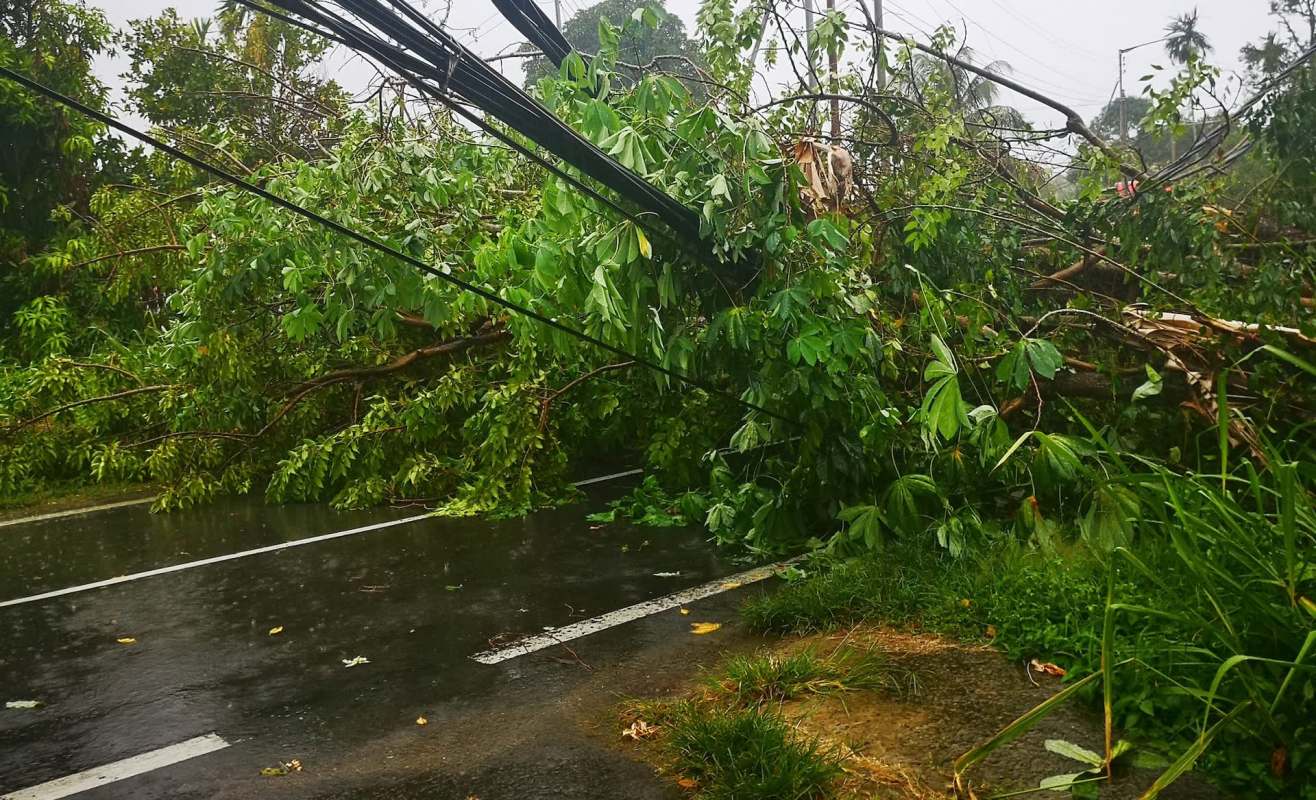 Hawai'i's severely impacted by extreme weather, experiencing flooding and landslides, and forecasted to have hazardous travel conditions.