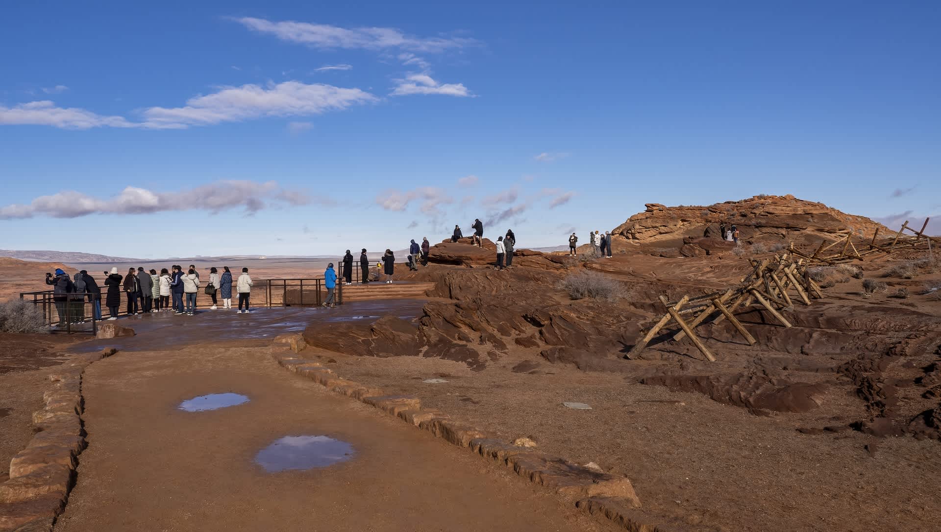 Onlooker sparks backlash with video of tourists' thoughtless behavior at US national park: 'So disrespectful'