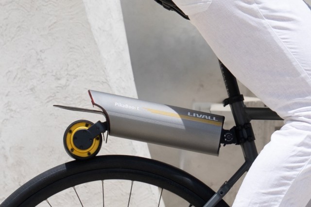 An inexpensive and lightweight e-bike conversion kit called PikaBoost lets you transform your regular bike in seconds.