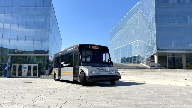 Canadian automaker Letenda is determined to fill a long-empty gap in electric vehicles' scope with its new midibus, the Electrip.