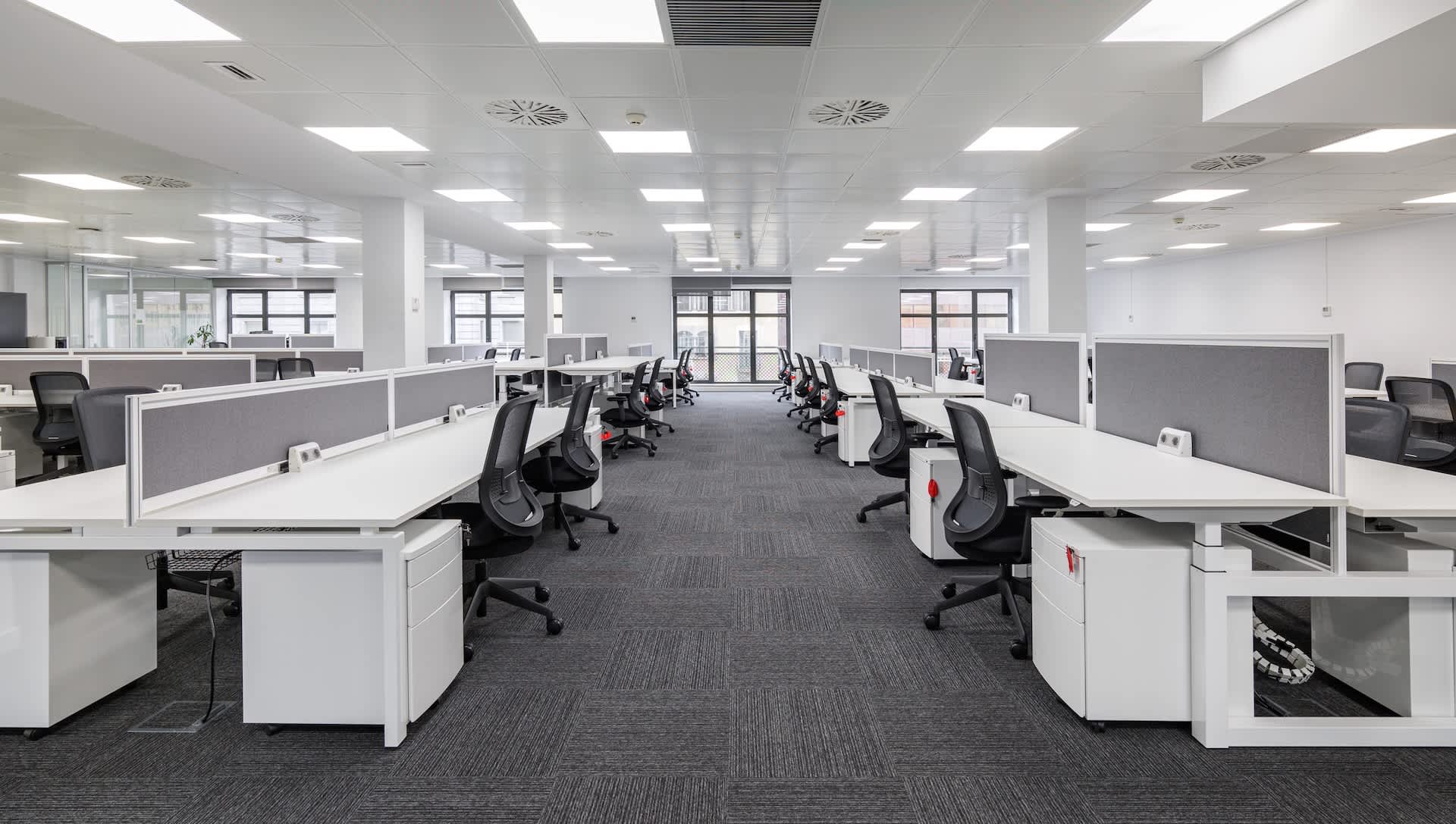 Employee debates calling OSHA after generator spews exhaust through office: 'HR ... said there's nothing wrong'