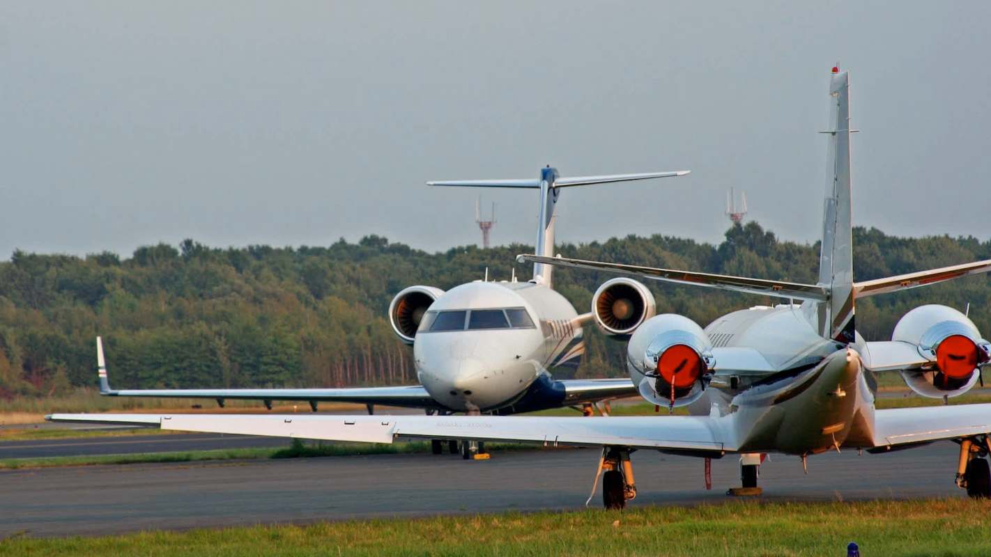 The Super Bowl Effect explains the rise in pollution from the ultra-wealthy's private jet usage.