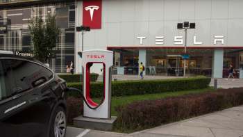 Tesla is continuing to pave the way for a more robust electric semi-truck charging infrastructure, inking a deal with Pilot.