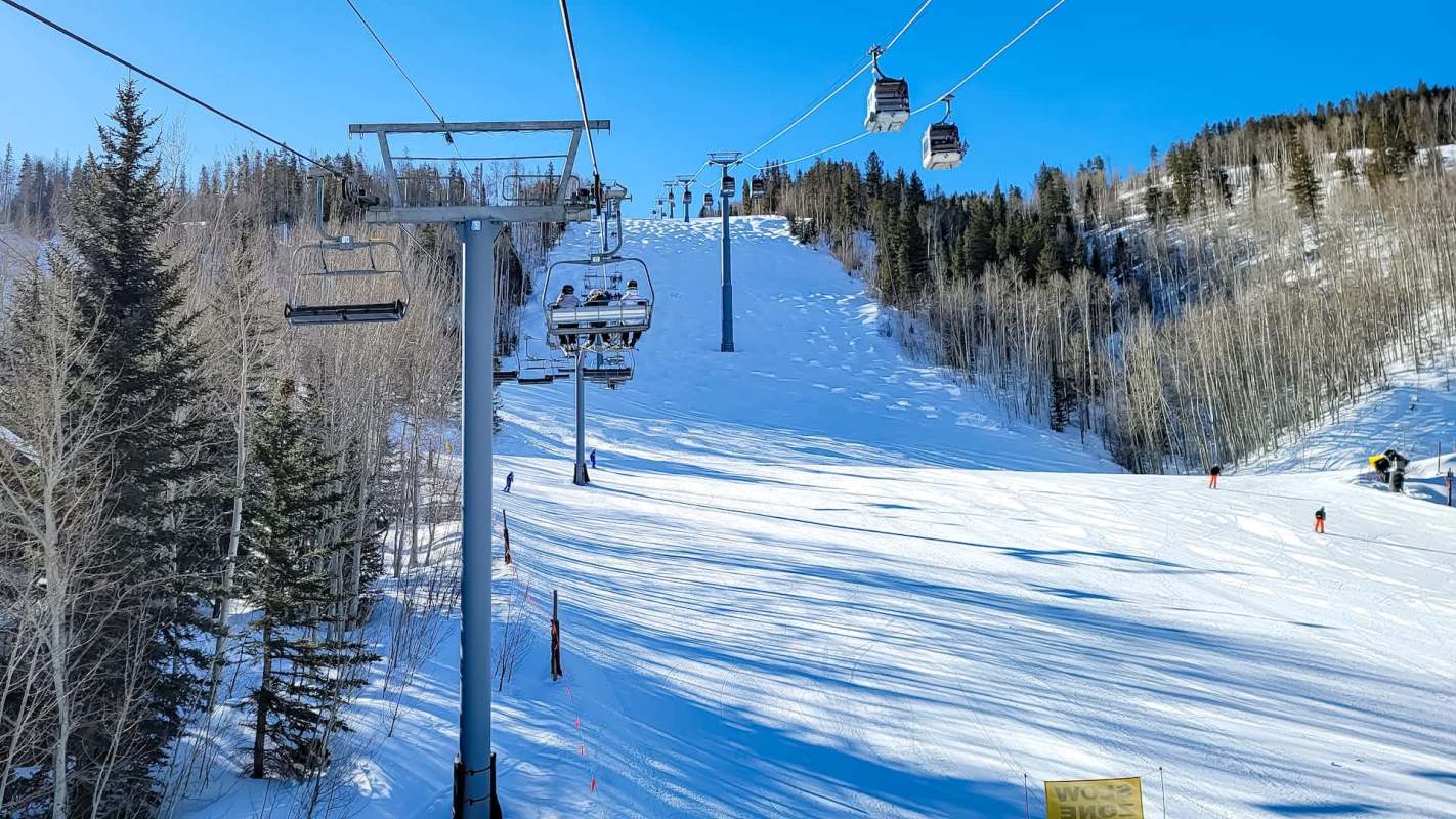 Skiers are gravitating toward snow-sure resorts, and that's bad for business at Vail Resorts and other ski operators.