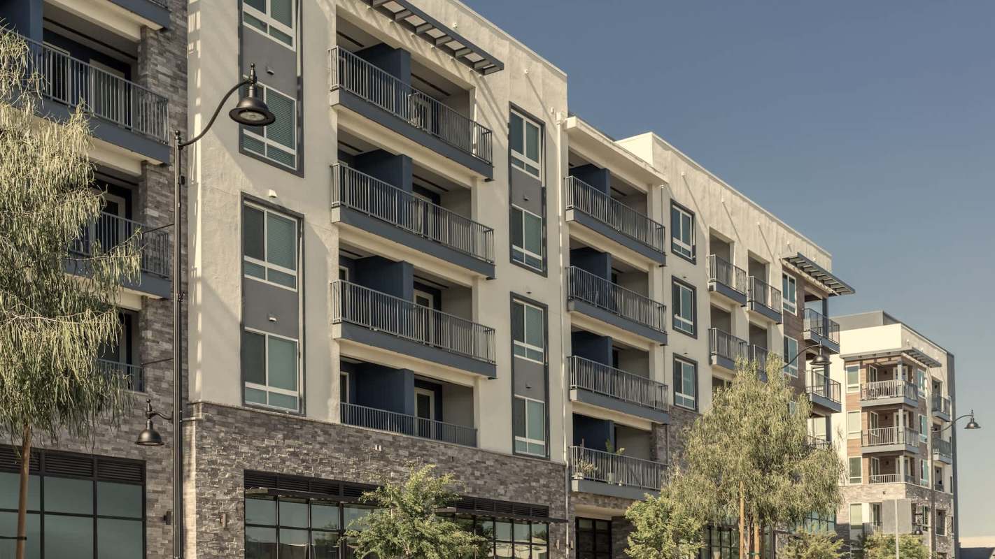 One Redditor living in a 9-unit condo building went to the r/HOA community to get advice about a neighbor's leak.