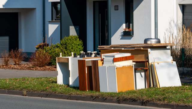 One Redditor shared their surprising curb find, revealing two perfectly good mid-century wooden chairs that just needed a deep clean.