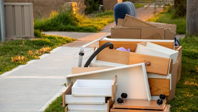 One lucky Redditor struck gold on trash day, rescuing a cello worth hundreds of dollars from the curbside.