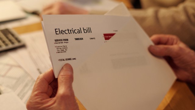 A Redditor was horrified to find out their electricity bill was over $1,500 — and commenters could explain why.