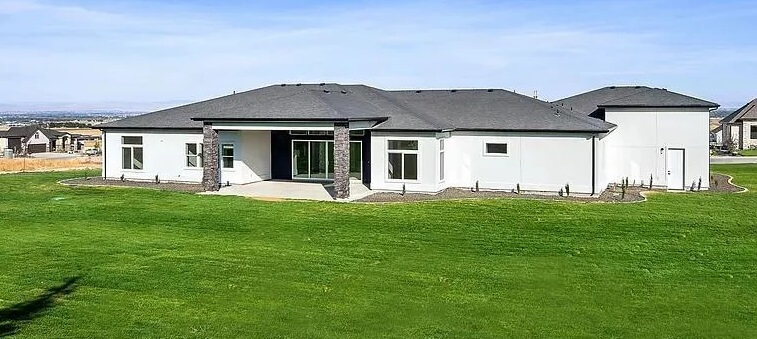 One Reddit user found a fantastic example of a McMansion and posted about it in the r/McMansionHell subreddit.