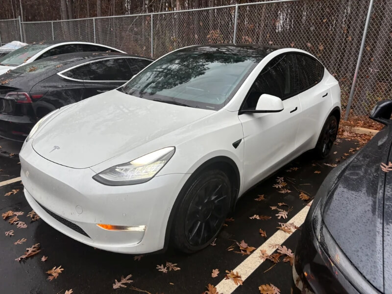 One Redditor swapped out their gas guzzler for a Rivian R1T and has been loving every minute of it.