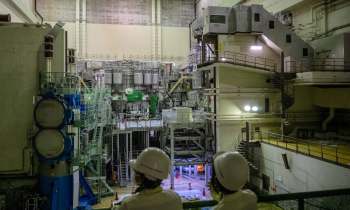 Scientists have found that low-frequency lasers may help bring down the temperatures inside fusion reactors.