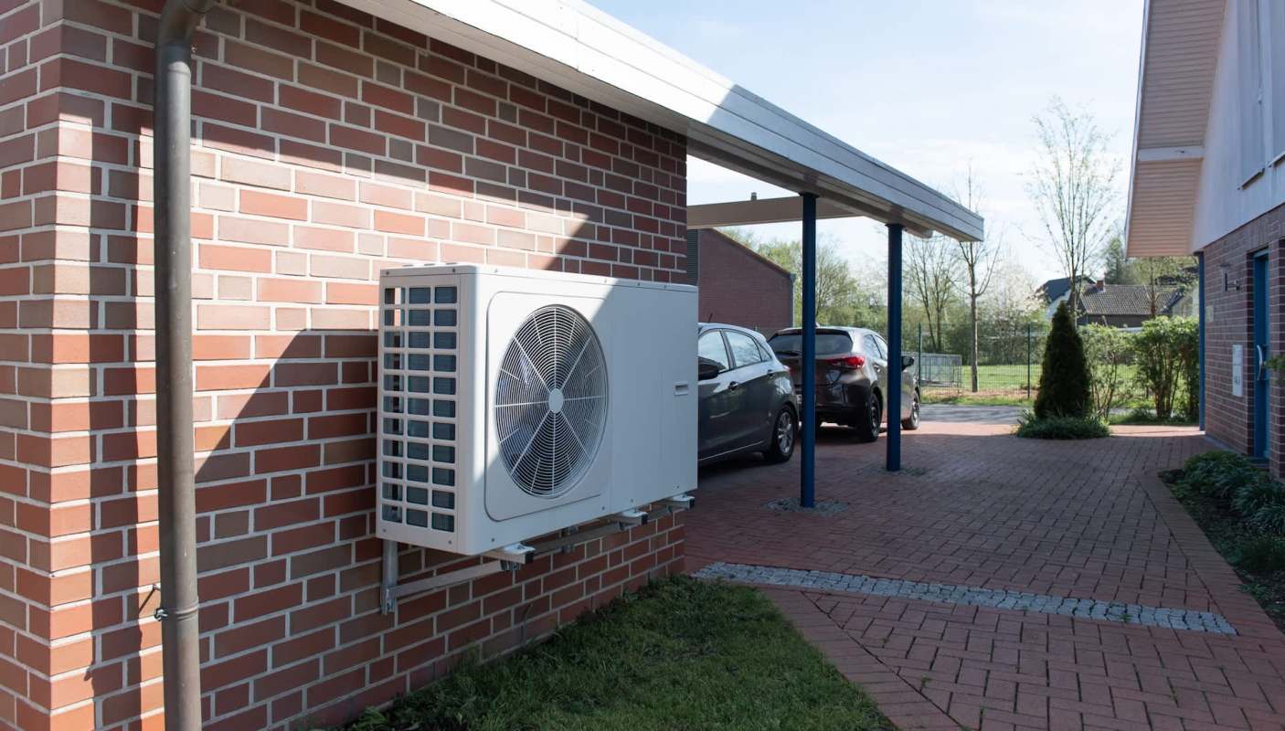 In a survey of over 70,000 homeowners who participated in a program to upgrade their HVAC systems to energy-efficient heat pumps, 95% reported being satisfied with the results.