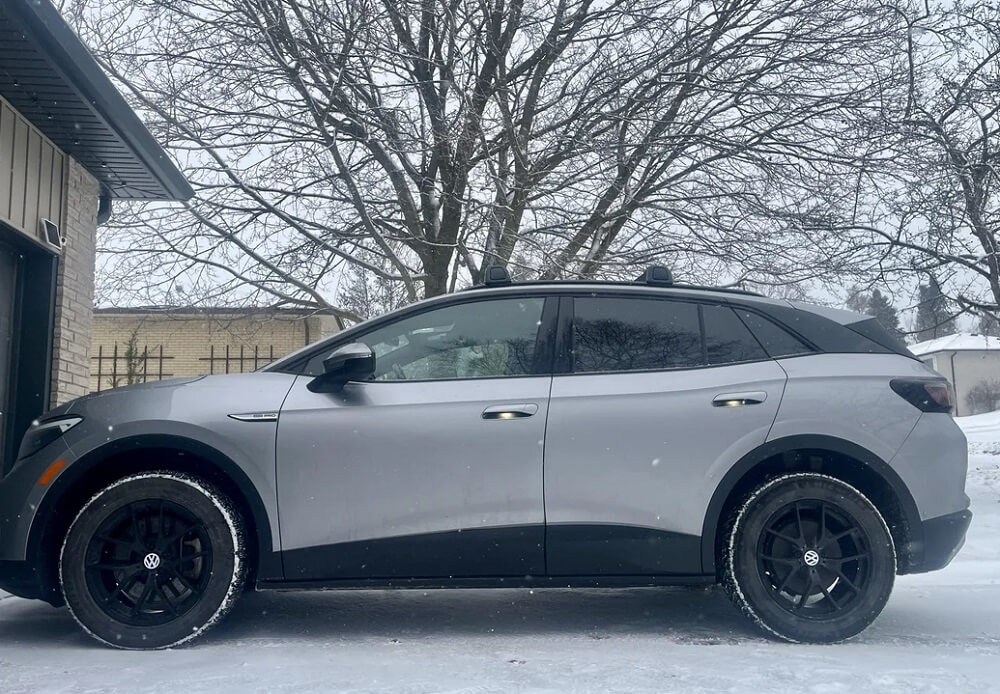 In the r/VWiD4Owners subreddit, a Reddit user posted a photo of their Volkswagen ID.4 electric vehicle and shared their positive experiences with it.