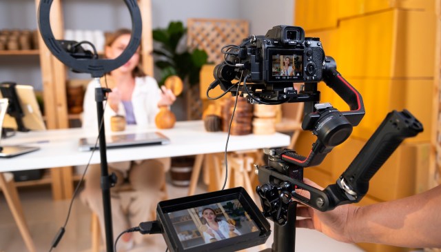 An angry Redditor posted screenshots of one influencer's video that showed an excess of cardboard boxes and packaging.