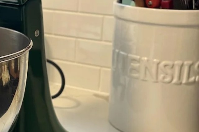 Local buy nothing groups are great for finding bargains while offering a sustainable alternative to in-store shopping.