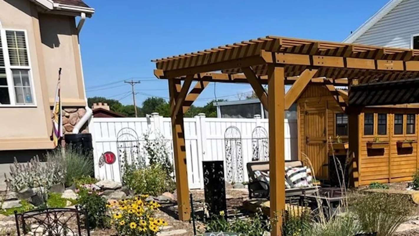 One Utah homeowner just demonstrated the concrete benefits of rewilding one's yard by detailing the change they saw after switching to native plants.