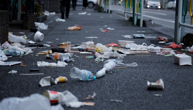 Americans dispose of 35 million vapes per year, and they are increasingly littering the streets.