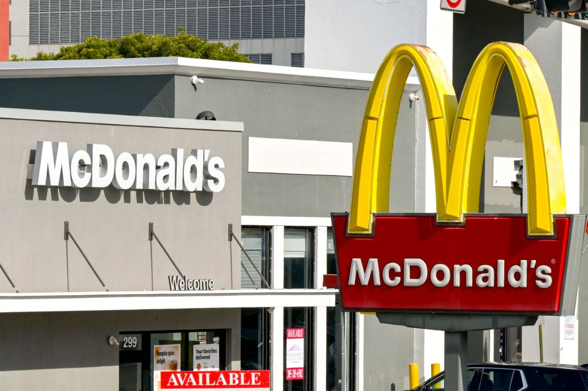 One McDonald's employee revealed poorly managed DoorDash orders and the resulting wasted food.