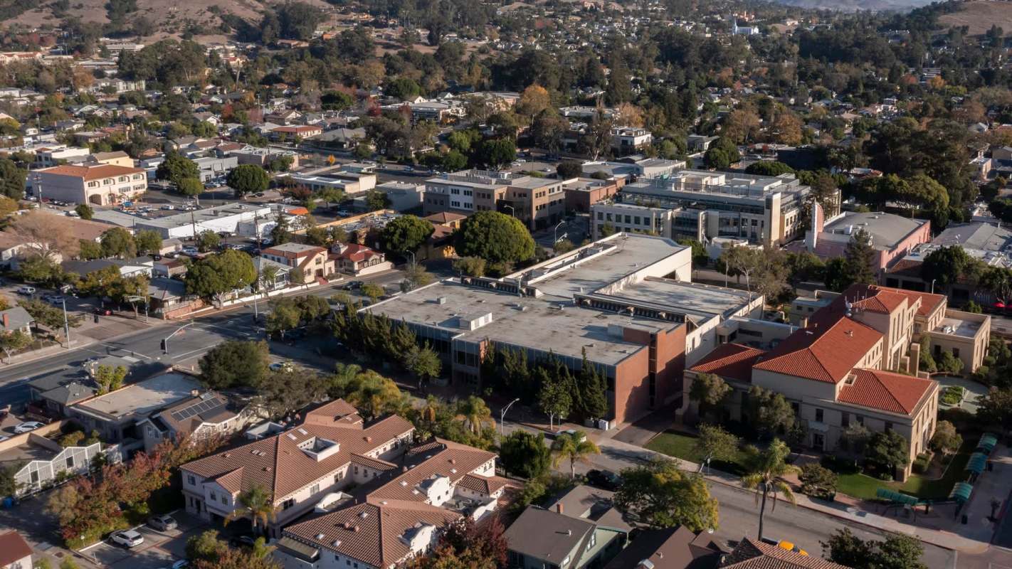 Residents in neighborhoods near open spaces such as Laguna Lake and Irish Hills have reported multiple mountain lion sightings over the past few weeks.