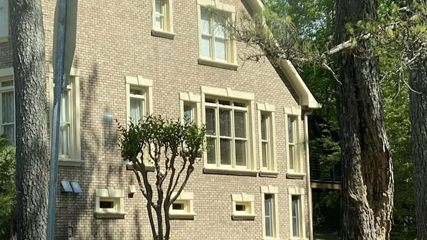 A house in one Redditor's neighborhood drew plenty of confused glances, and they posted a photo of the offending property.