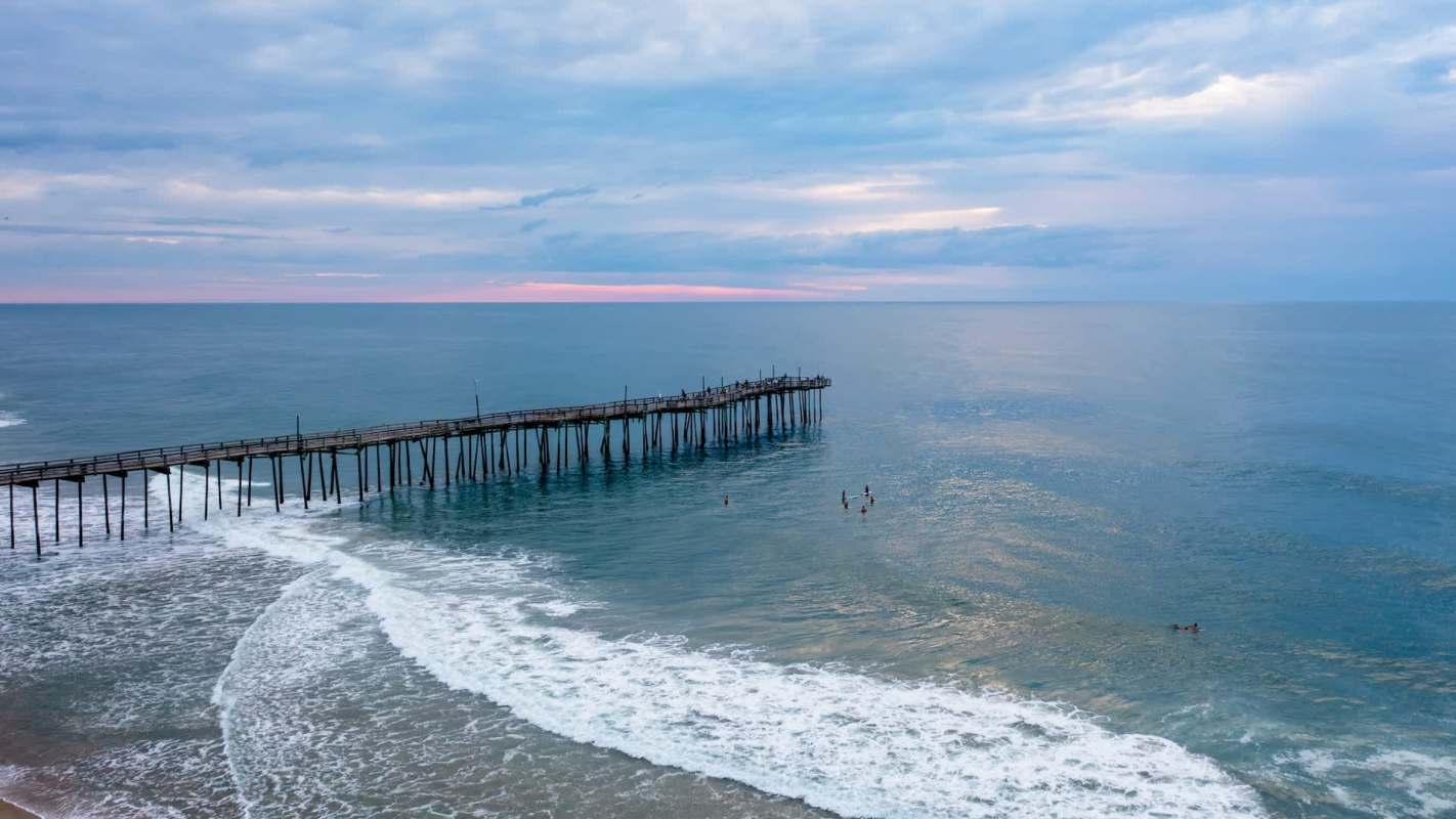 An aerial survey team discovered a North Atlantic right whale dead in U.S. waters after it became entangled in fishing gear.