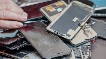 One Redditor found a treasure trove of phones, computers, and other gadgets in the e-waste bin.