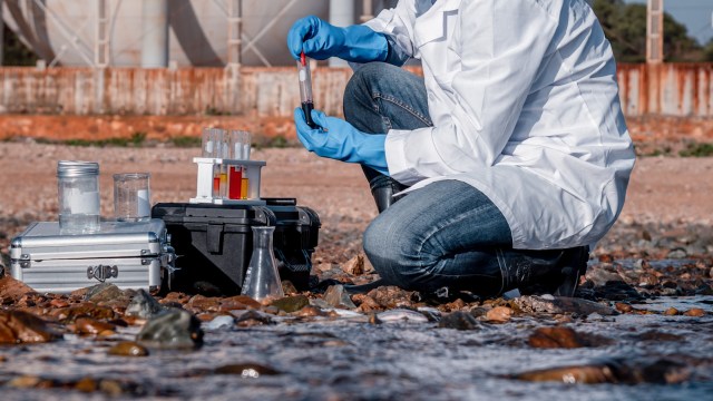 Experts from Pusan National University are studying a way to collect microplastics "magnetically."