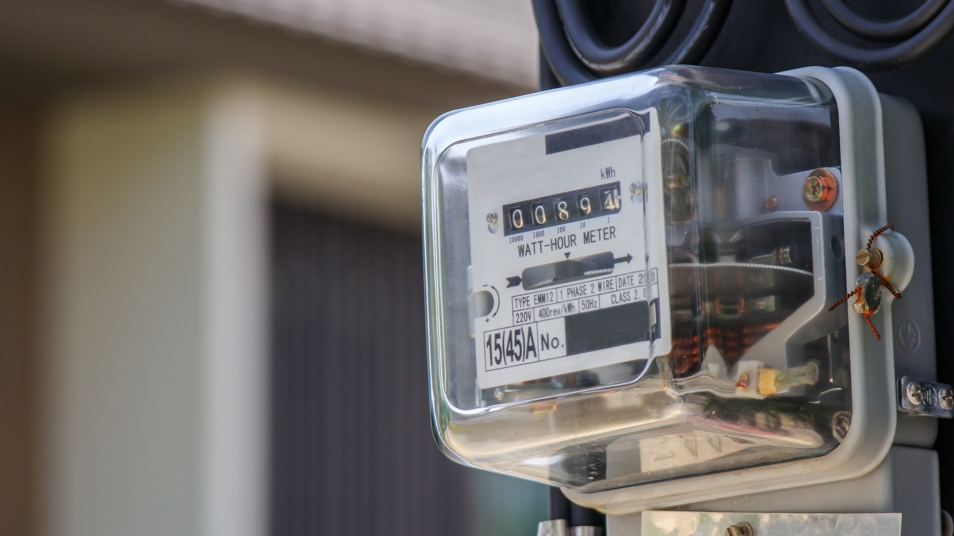 Energy experts sound the alarm as Americans get further behind on their energy bills: 'The anger is growing'