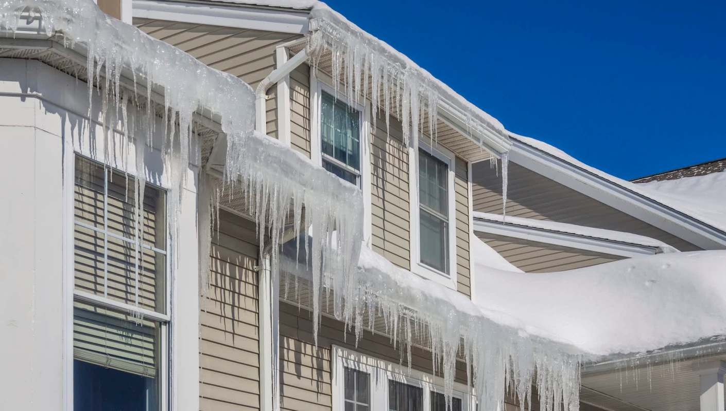 One frustrated renter on Reddit went to the r/HOA subreddit for answers when they had difficulty with their landlord and homeowner's association regarding their heating.