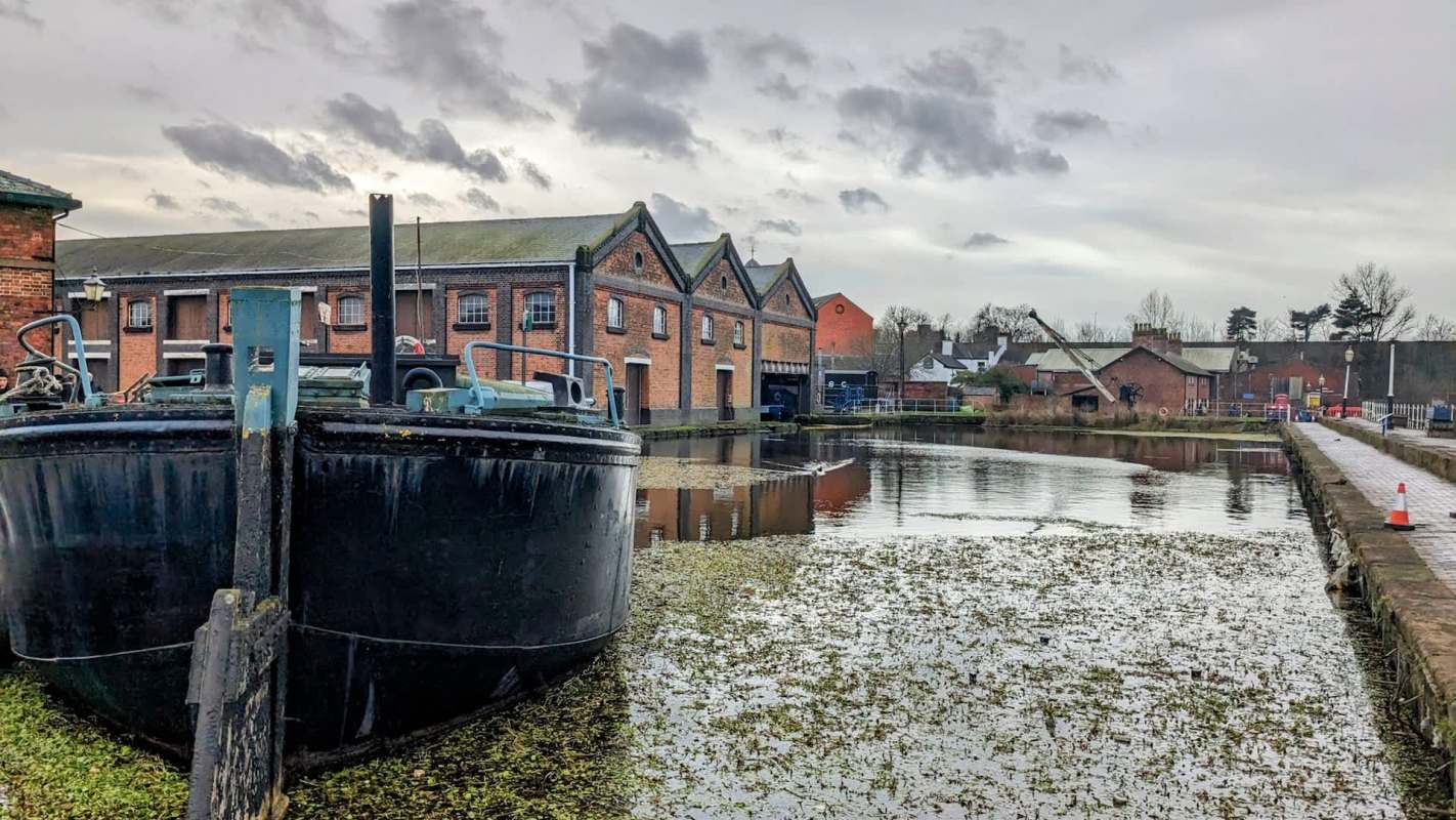 A map utilizing data from several peer-reviewed papers showed a serious risk of sea level rise and coastal flooding by 2050 in several UK towns.