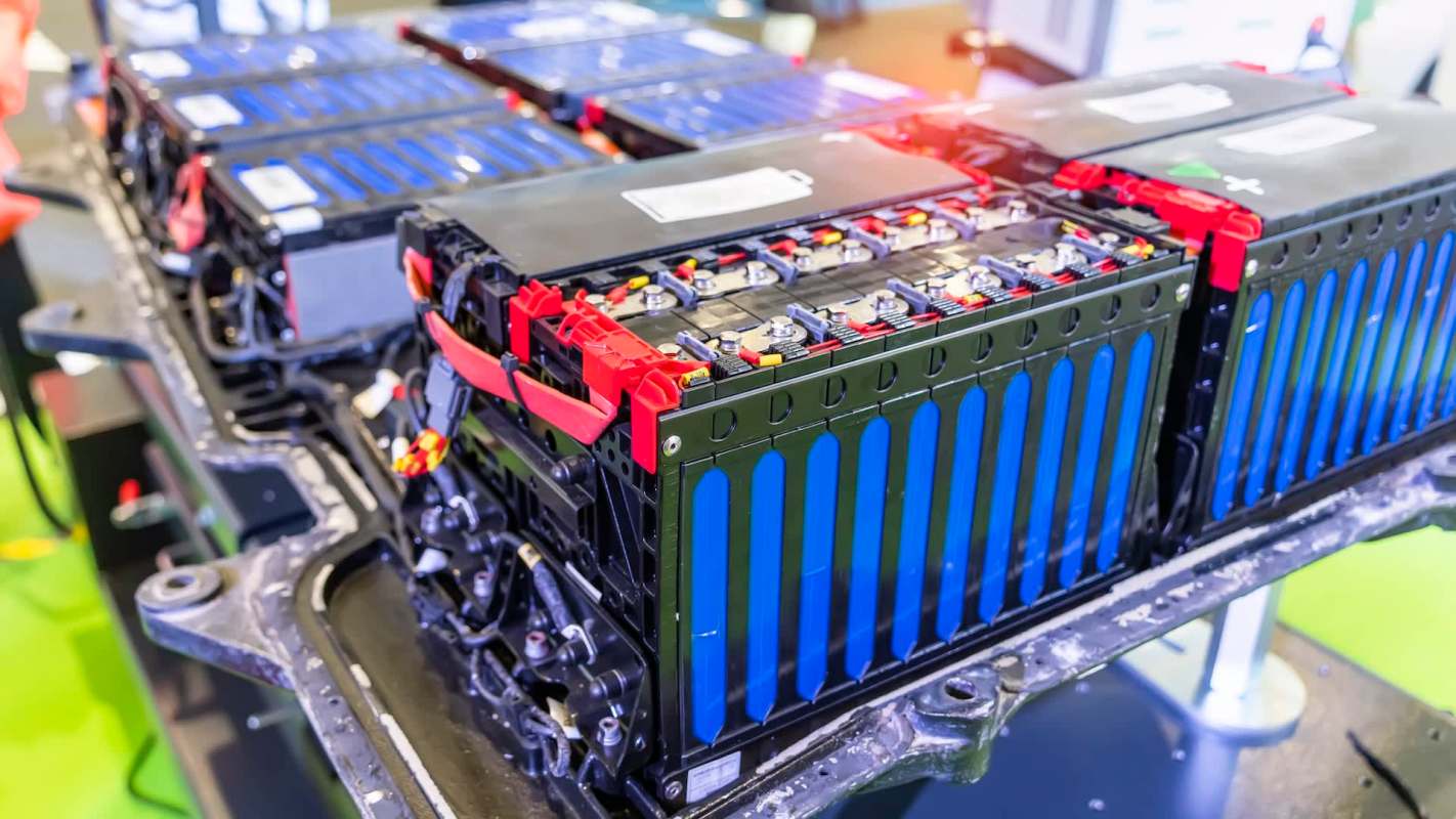 A team of scientists from South Korea may have addressed one of solid-state battery development's biggest conundrums: high production costs.