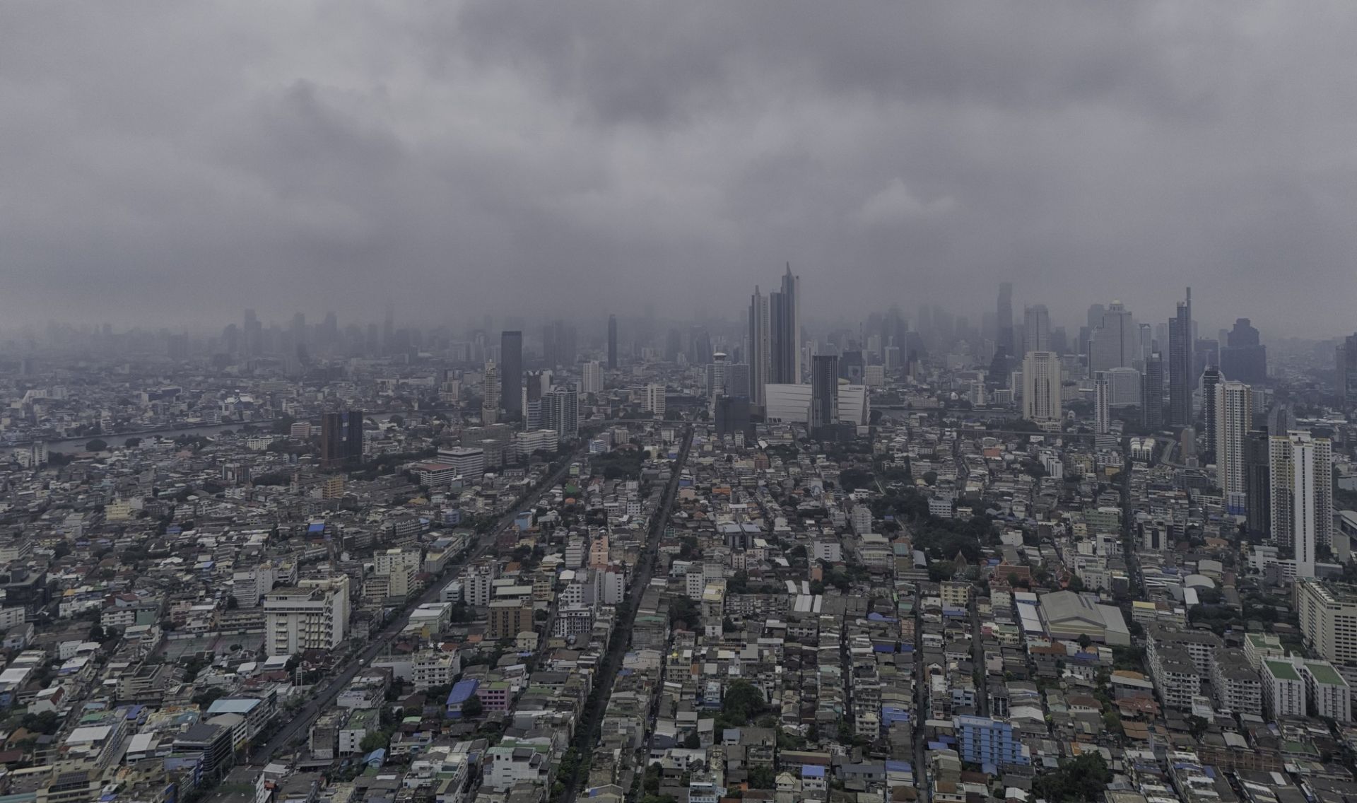 Experts raise red flags on overlooked threat that could devastate economy: 'Material risks'