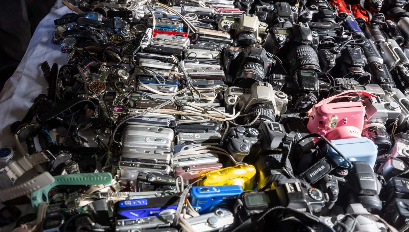 Thrifting is an increasingly popular way to shop, and many people are feeling thrown by economic uncertainty.