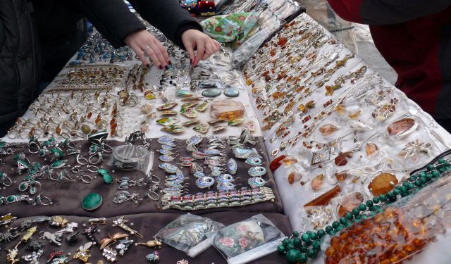 One Redditor found exquisite sapphire earrings in a Salvation Army jewelry bag that cost just $4.