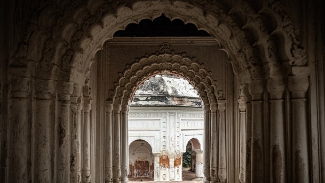 Authorities in India have made a worrying discovery of a cache of items from an apparent tiger pelt and claw smuggling operation in a temple.