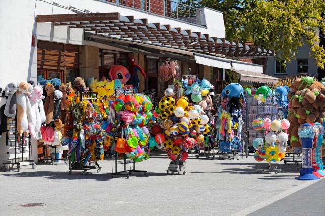 A photo of a Barbie toy wrapped in an outsized amount of plastic sparked frustration online, as Reddit users called out what they saw as excessive and unnecessary packaging.