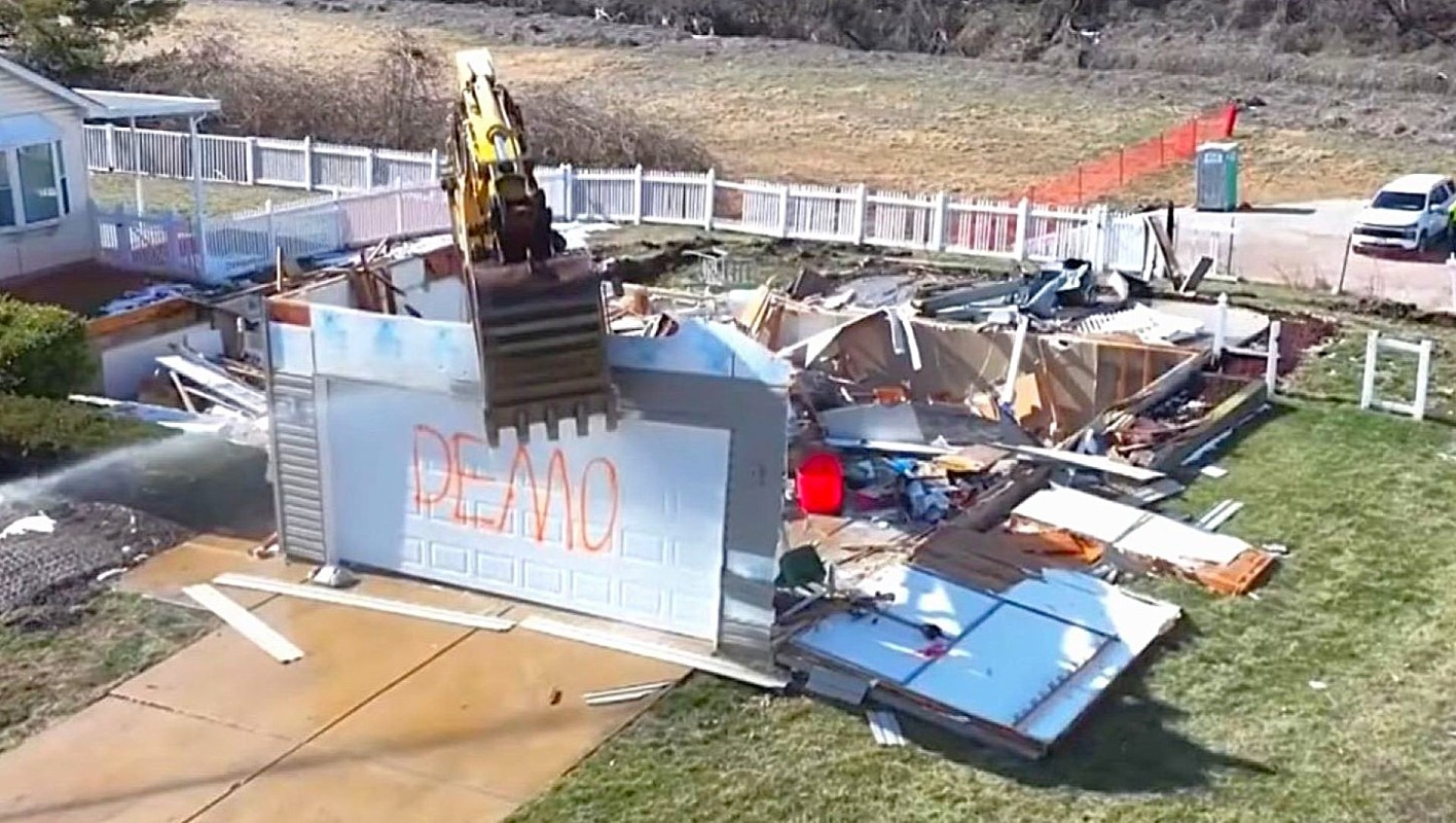 The U.S. Army Corps of Engineers tested soil in the backyards of properties along the 800 block of Cades Cove Drive in Florissant, Missouri.