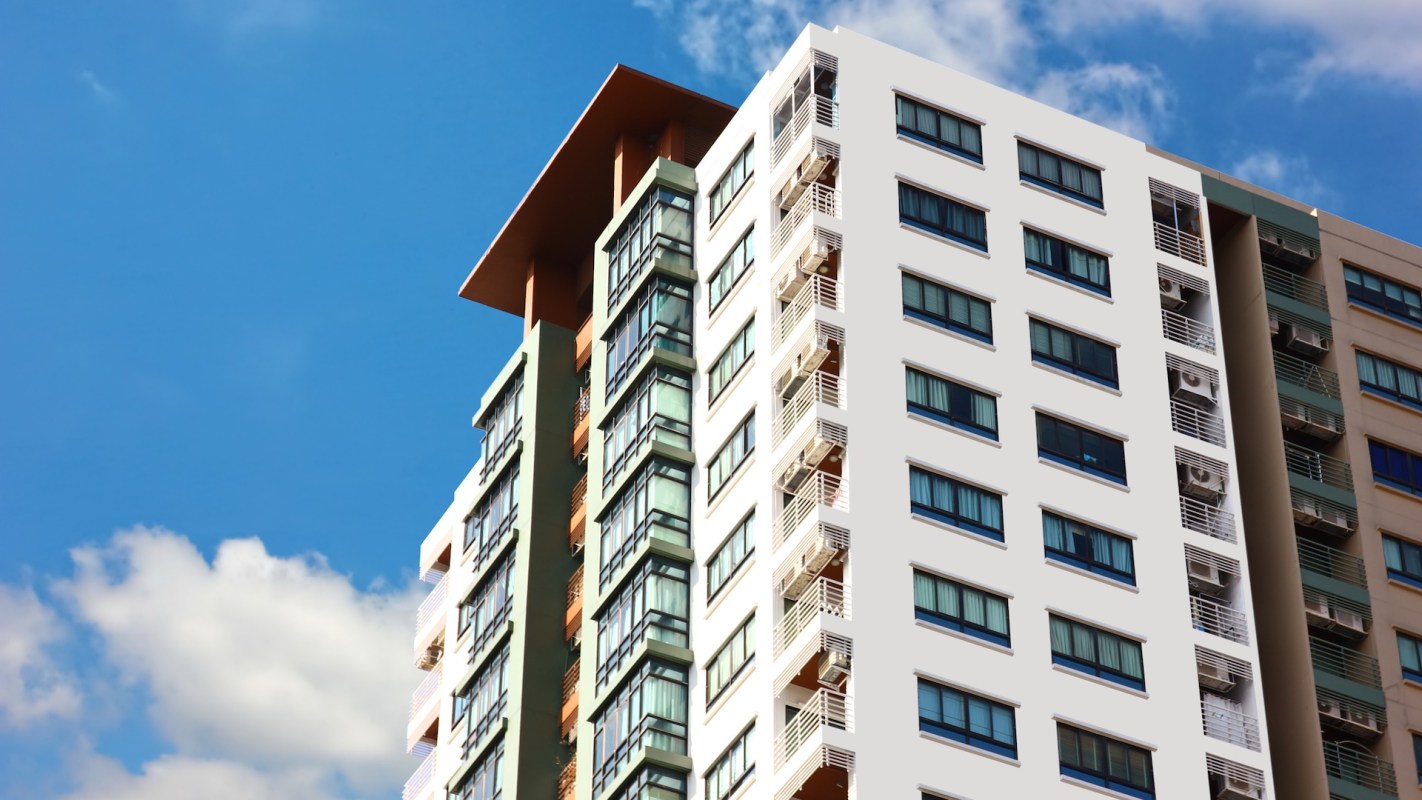 A very messy shared garden situation left a renter wondering if they were in the wrong for taking their garden with them during a contentious move.