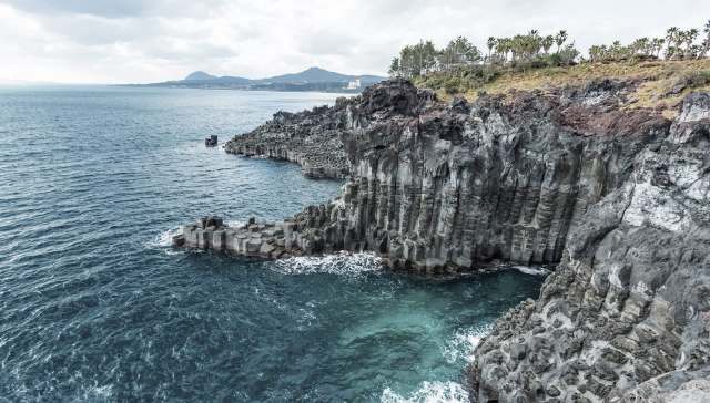 South Korean officials are seeking to create yacht routes around Jeju Island in order to support the local tourism industry.